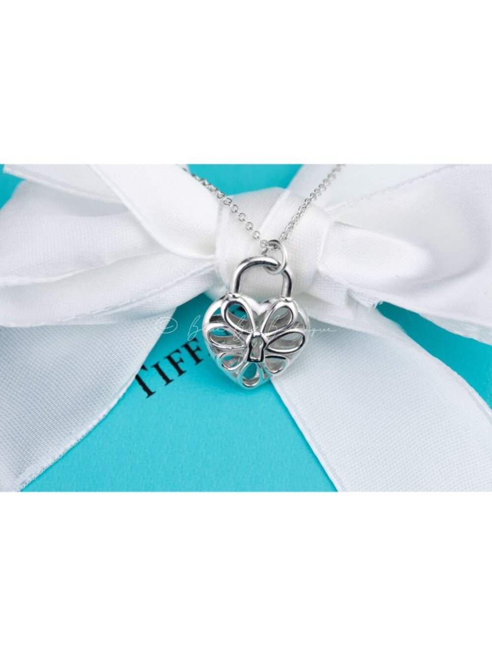 Tiffany & Co. Heart Necklace Filigree Heart Lock Pendant in Silver - Picture 6 of 7